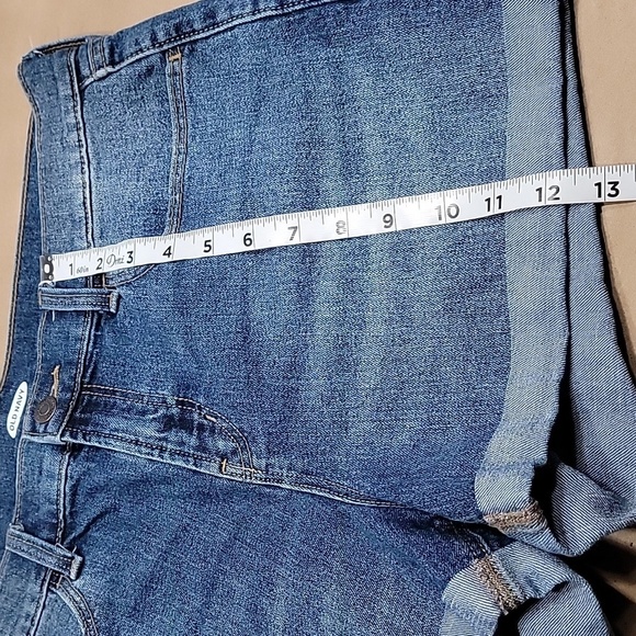 Old Navy Size 12 Medium Wash Blue Denim Rolled Cuff Jean Shorts, Gently Used - Picture 5 of 10